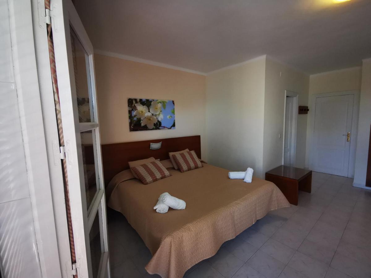 Hostal Marazul Nerja Exterior photo
