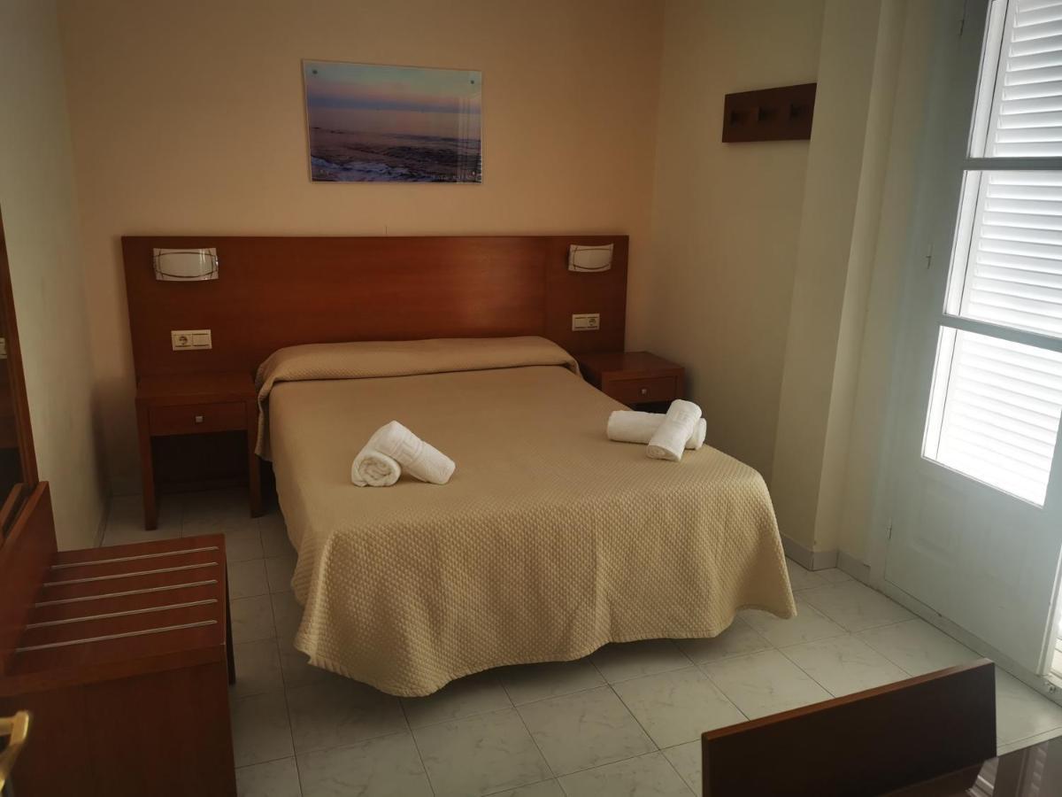 Hostal Marazul Nerja Exterior photo
