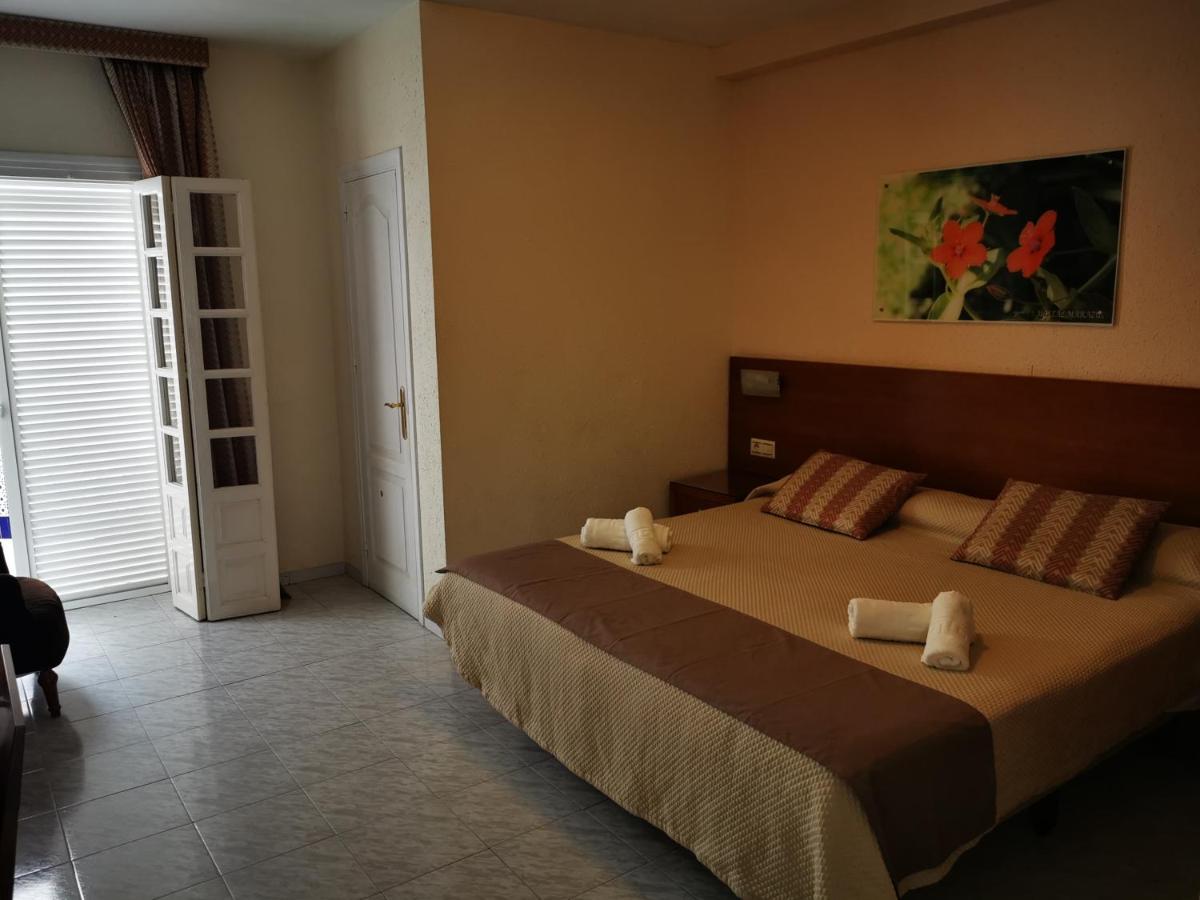 Hostal Marazul Nerja Exterior photo