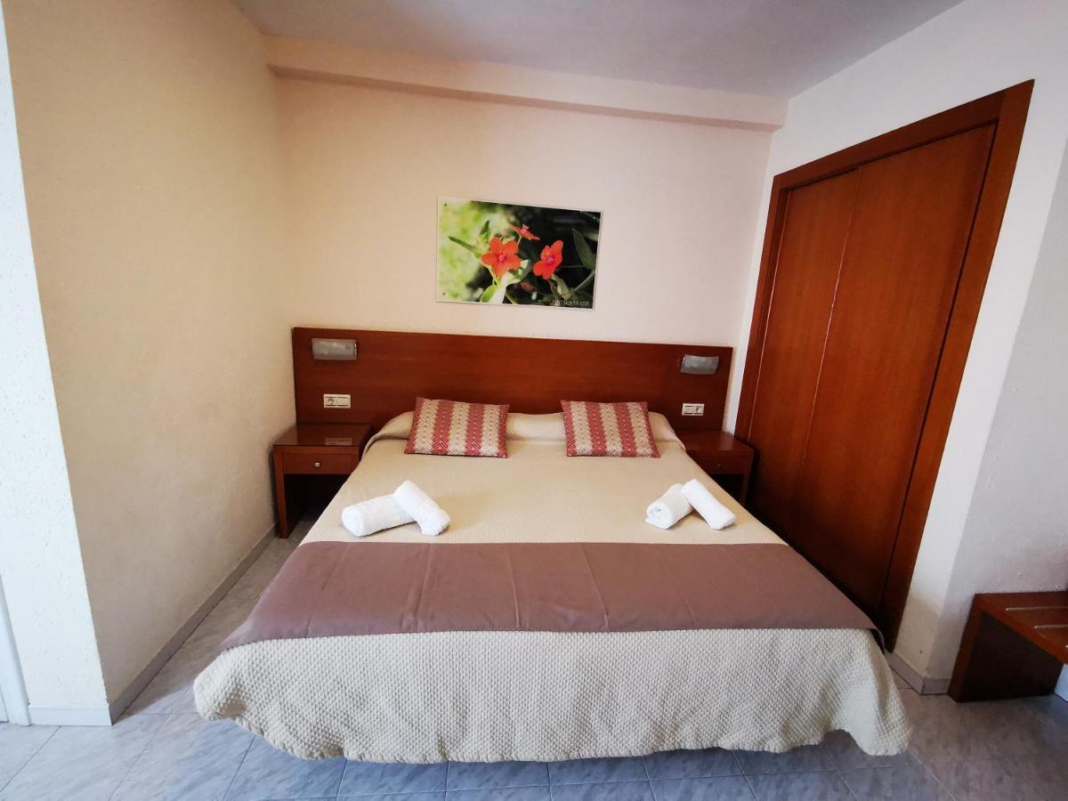 Hostal Marazul Nerja Exterior photo